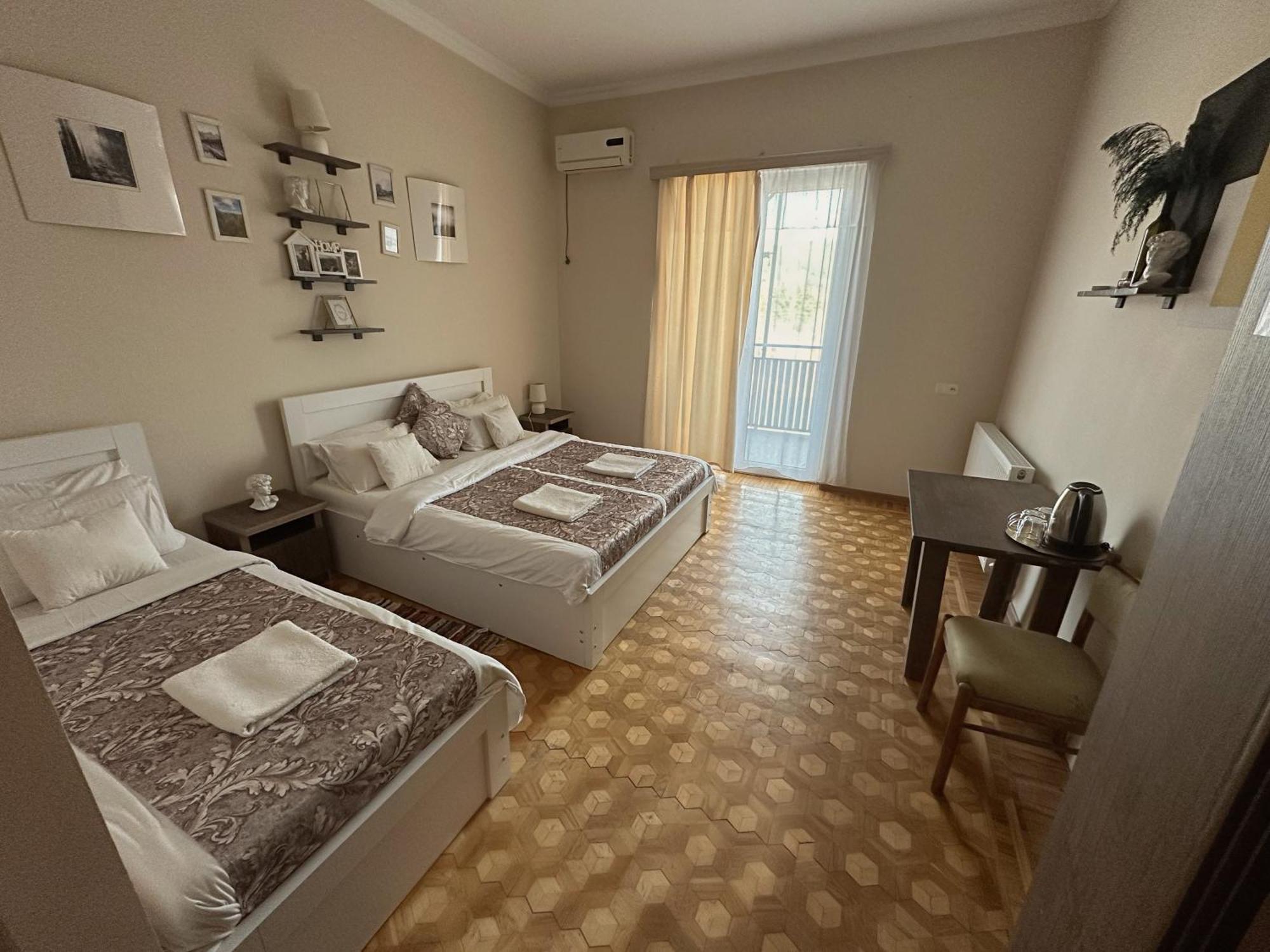 Aloft House Hotel Кутаиси Екстериор снимка