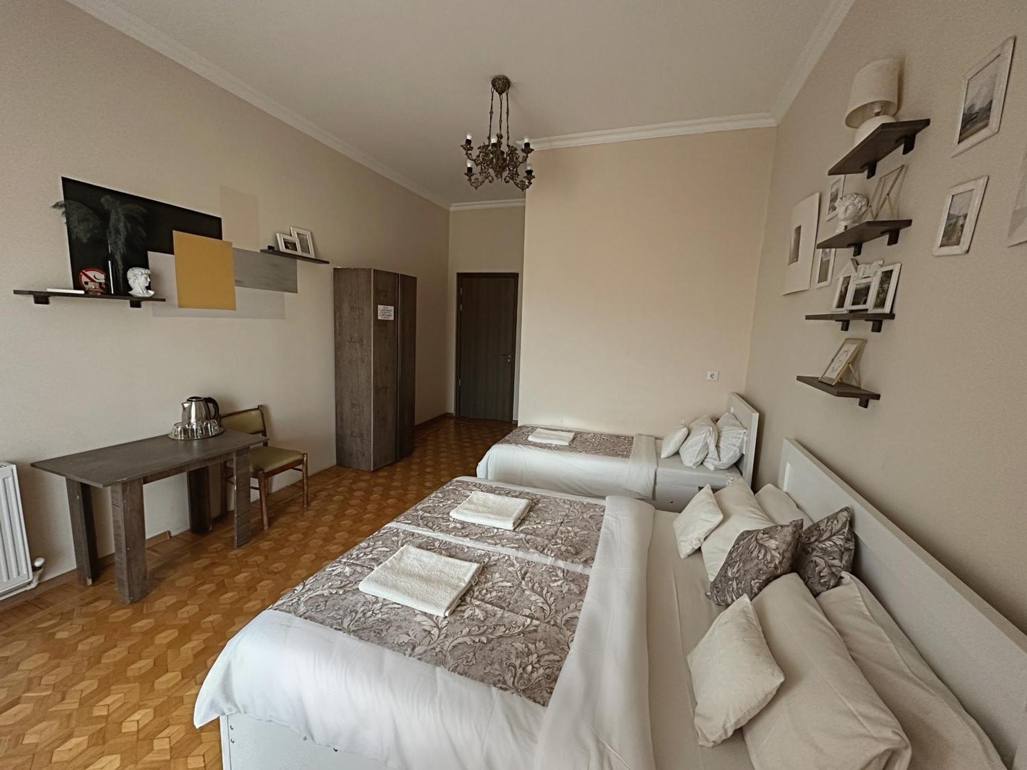 Aloft House Hotel Кутаиси Екстериор снимка